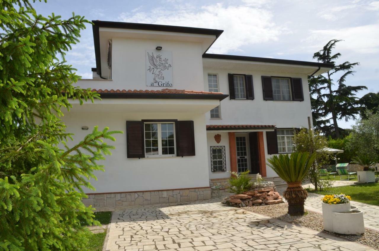 Il Grifo Hotel Sabaudia Exterior foto