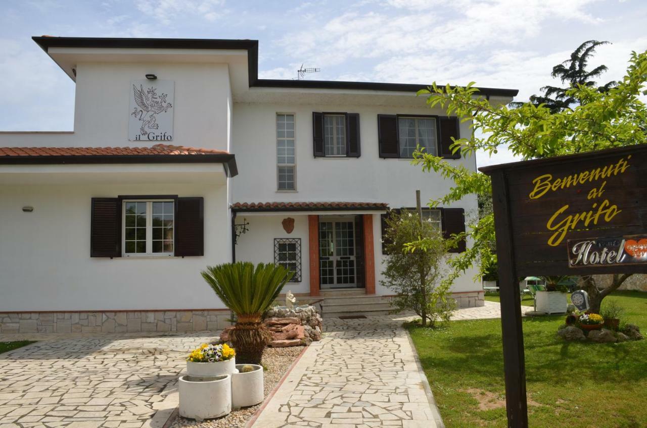 Il Grifo Hotel Sabaudia Exterior foto